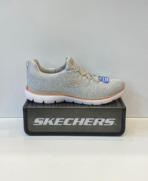 Sabata esportiva de dona, de la marca Skechers