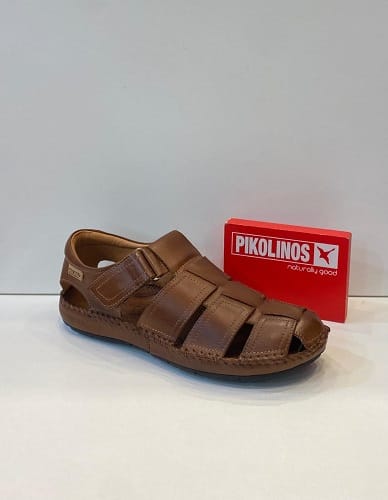 Sandàlia tapada d'home, de la marca Pikolinos
