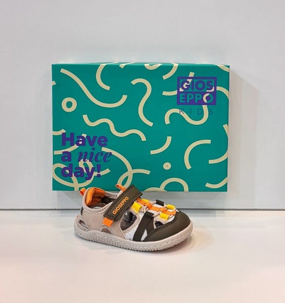 Cangrejera respectuosa de mainada, de la marca Gioseppo