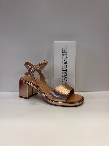 Sandàlia de dona, de la marca Regarde le Ciel