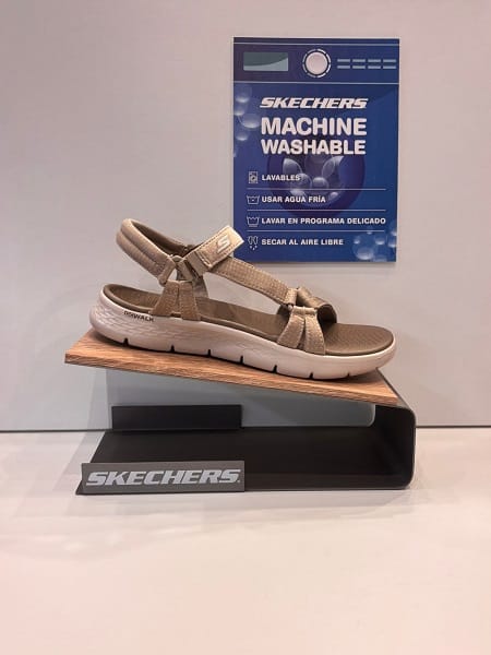 Sandàlia de dona, de la marca Skechers Go Walk - Imatge 5