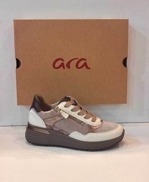 Blucher de dona, de la marca Ara