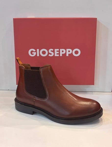 Botí d'home, de la marca Gioseppo