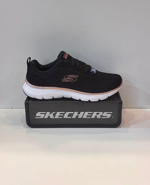 Sabata esportiva de dona, de la marca Skechers