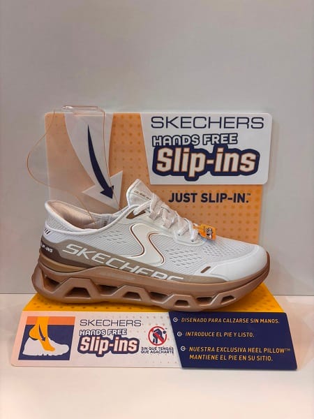 Sabata esportiva de dona, de la marca Skechers Glide-Step Slip-Ins