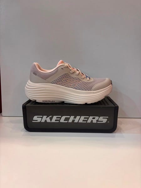 Sabata esportiva de dona de la marca Skechers Go Run