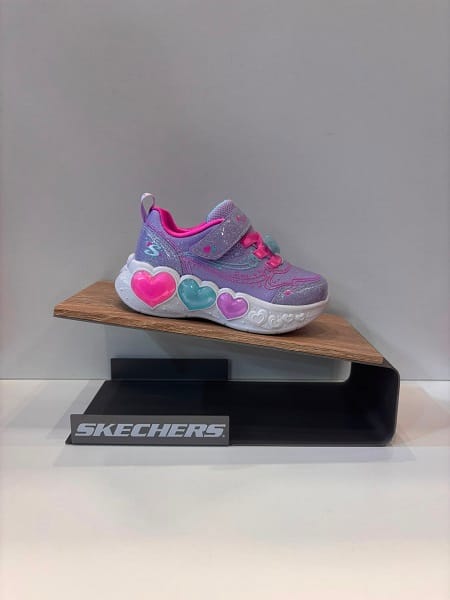 Sabata esportiva de mainada, de la marca Skechers lights