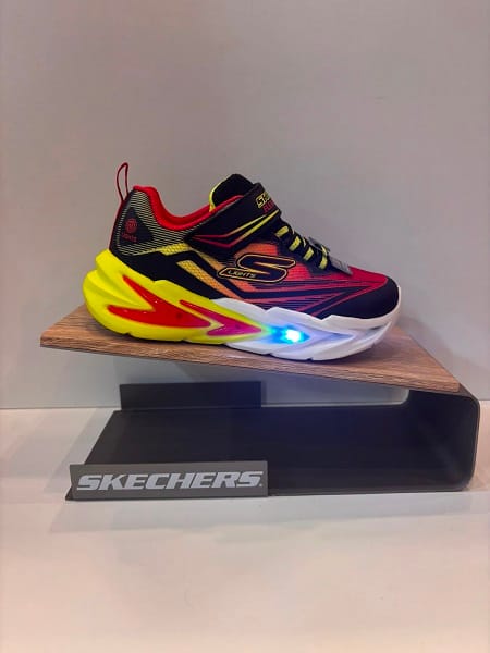 Sabata esportiva de mainada, de la marca Skechers lights