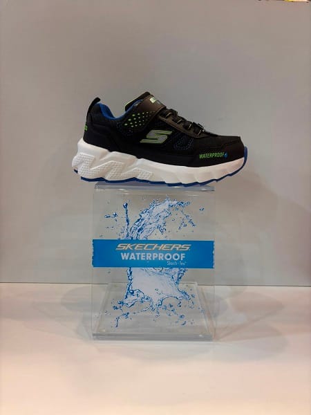Sabata esportiva de mainada de la marca Skechers Whaterproof