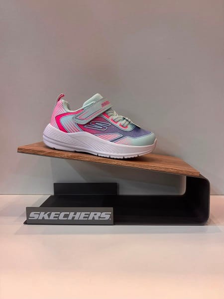 Sabata esportiva de mainada, de la marca Skechers