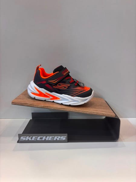 Sabata esportiva de mainada, de la  marca Skechers lights