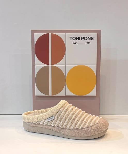 Espardenya de dona, de la marca Toni Pons
